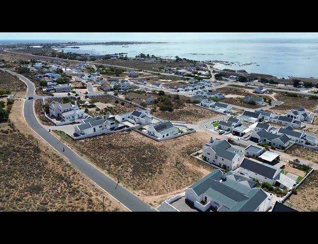 812M² VACANT LAND FOR SALE IN DA GAMA BAY